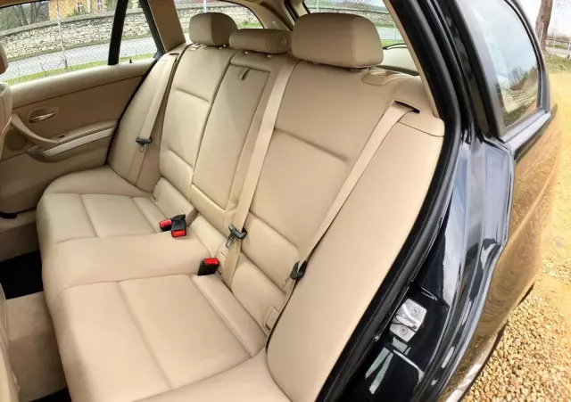 BMW Seria 3 318i Touring Edition Exclusive