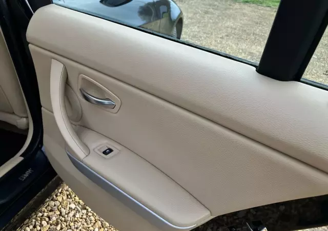 BMW Seria 3 318i Touring Edition Exclusive