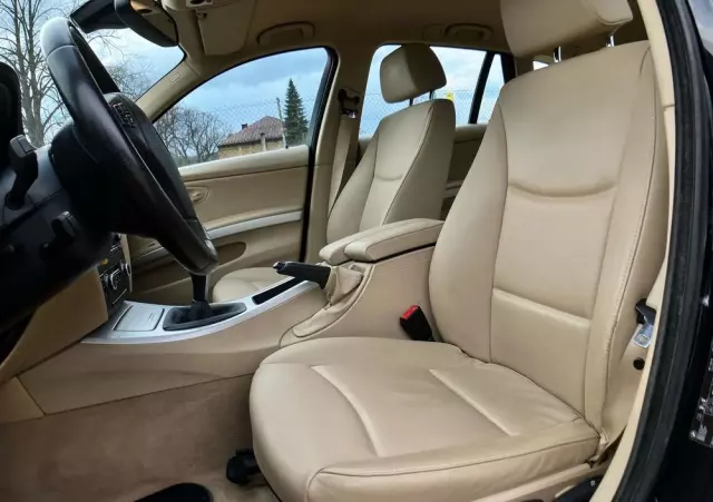 BMW Seria 3 318i Touring Edition Exclusive