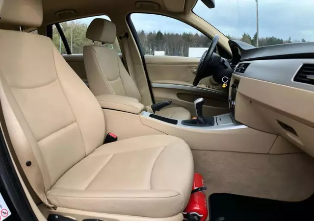 BMW Seria 3 318i Touring Edition Exclusive