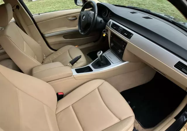 BMW Seria 3 318i Touring Edition Exclusive