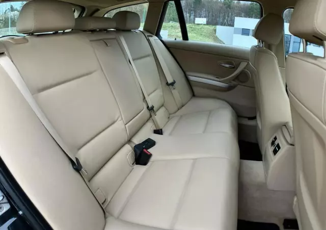 BMW Seria 3 318i Touring Edition Exclusive