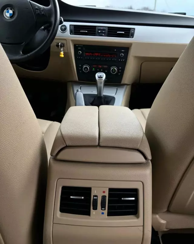 BMW Seria 3 318i Touring Edition Exclusive