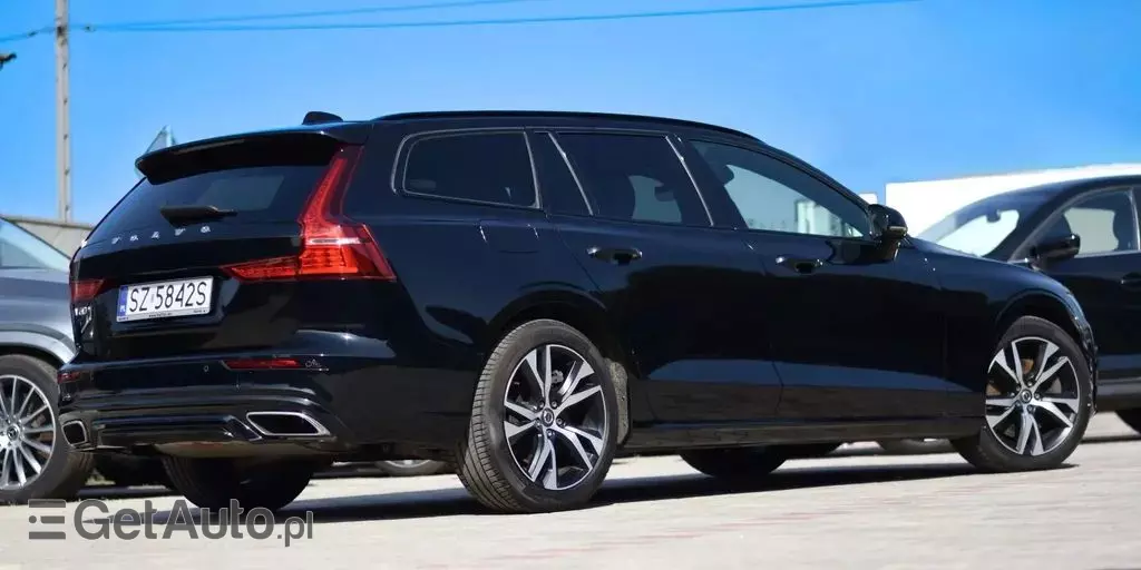 VOLVO V60 