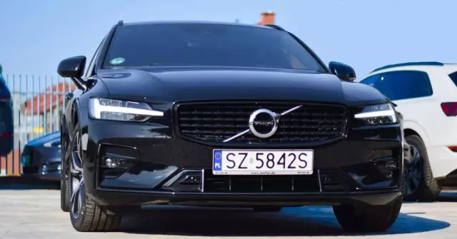 VOLVO V60 