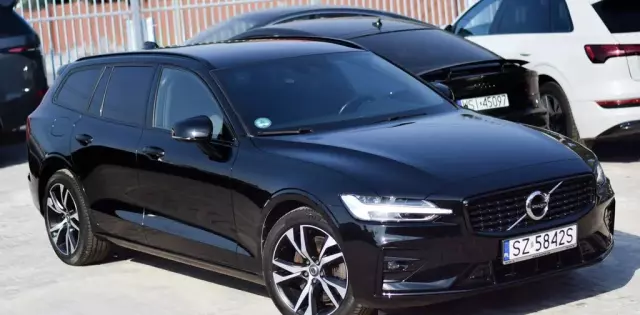 VOLVO V60 