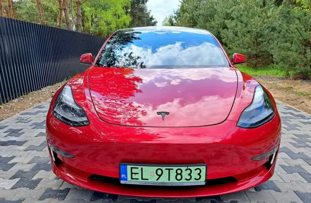 TESLA Model 3 
