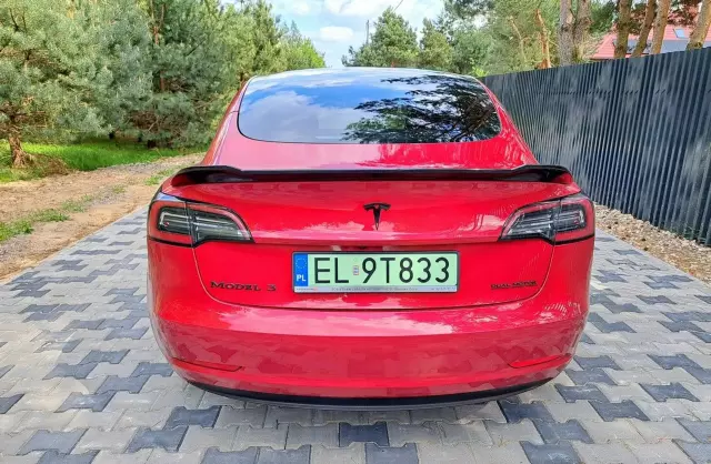 TESLA Model 3 