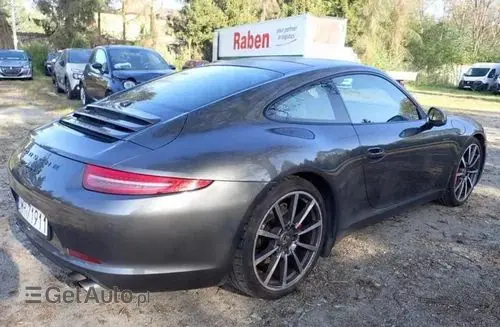 PORSCHE 911 Carrera 