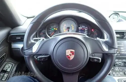 PORSCHE 911 Carrera 