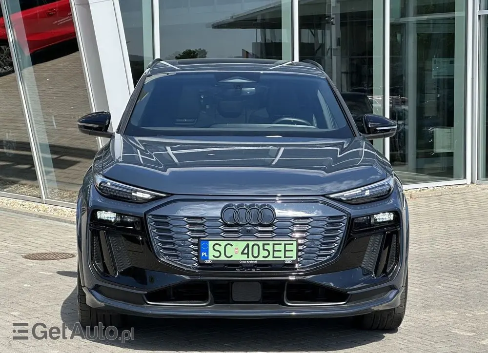 AUDI Q6 e-tron 