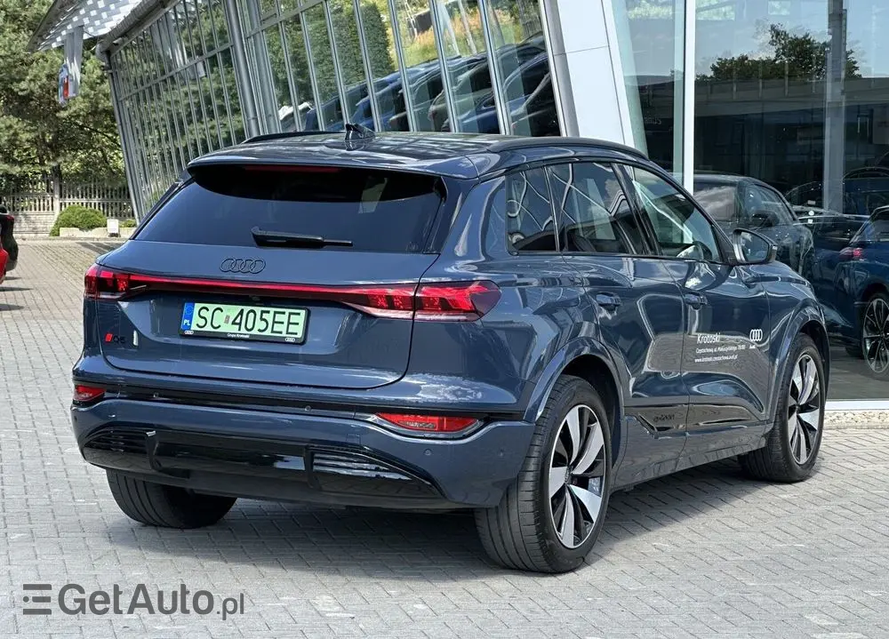 AUDI Q6 e-tron 