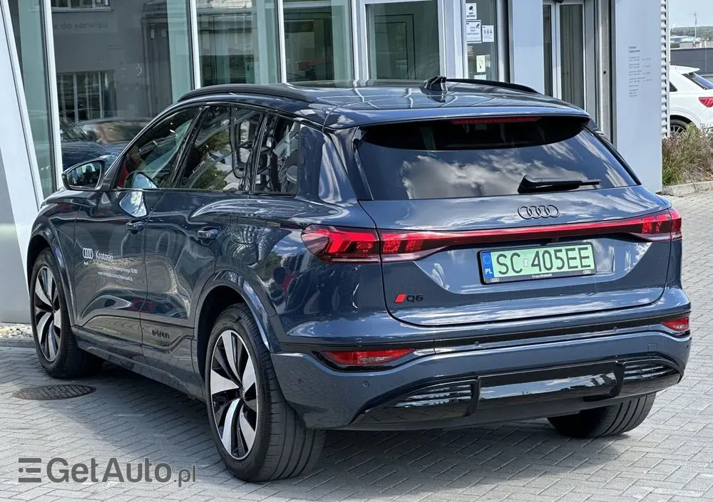 AUDI Q6 e-tron 