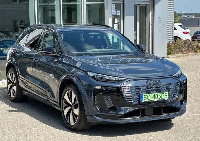 AUDI Q6 e-tron 