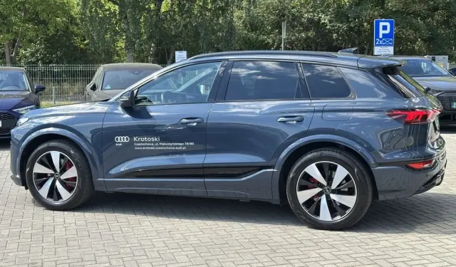 AUDI Q6 e-tron 