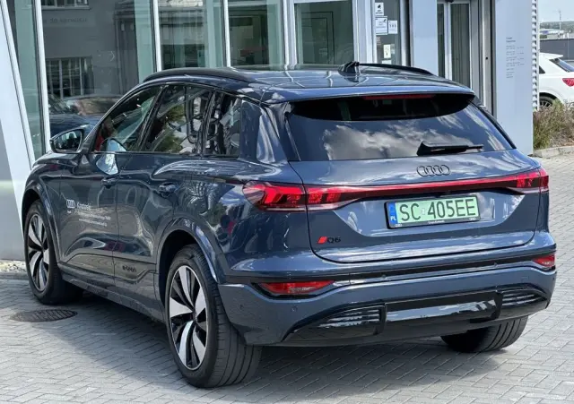 AUDI Q6 e-tron 