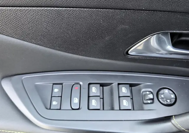 PEUGEOT 308 1.2 PureTech GT S&S EAT8