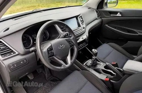 HYUNDAI Tucson 