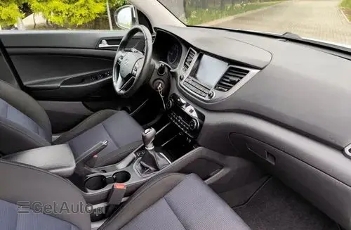 HYUNDAI Tucson 
