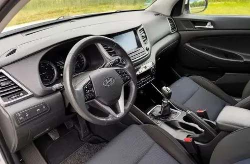 HYUNDAI Tucson 