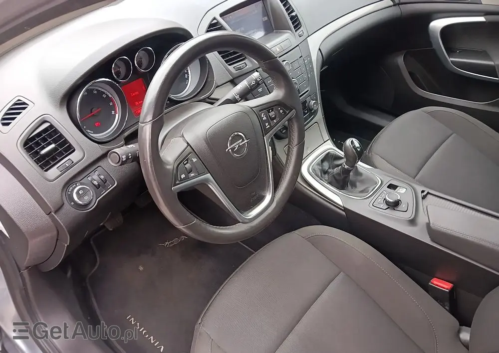 OPEL Insignia 1.6 Turbo Edition