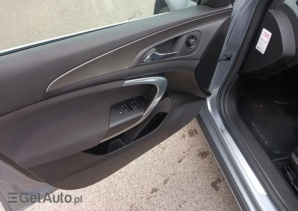 OPEL Insignia 1.6 Turbo Edition