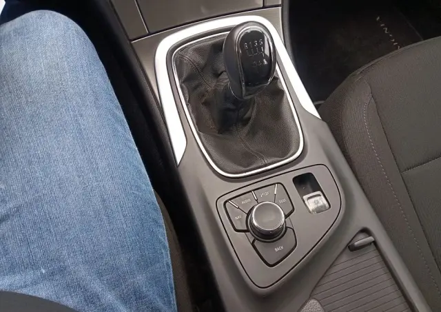 OPEL Insignia 1.6 Turbo Edition