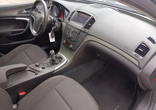 OPEL Insignia 1.6 Turbo Edition