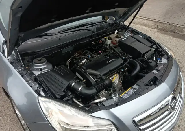 OPEL Insignia 1.6 Turbo Edition