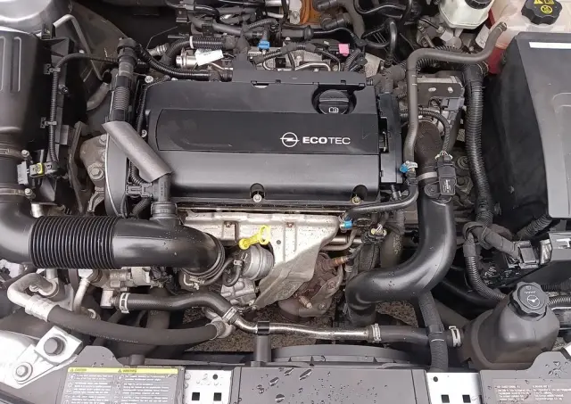 OPEL Insignia 1.6 Turbo Edition