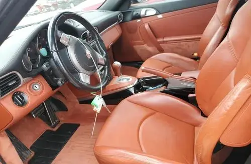 PORSCHE 911 Carrera 