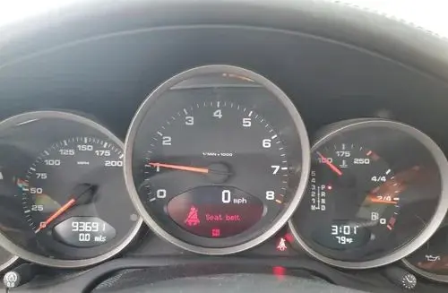 PORSCHE 911 Carrera 