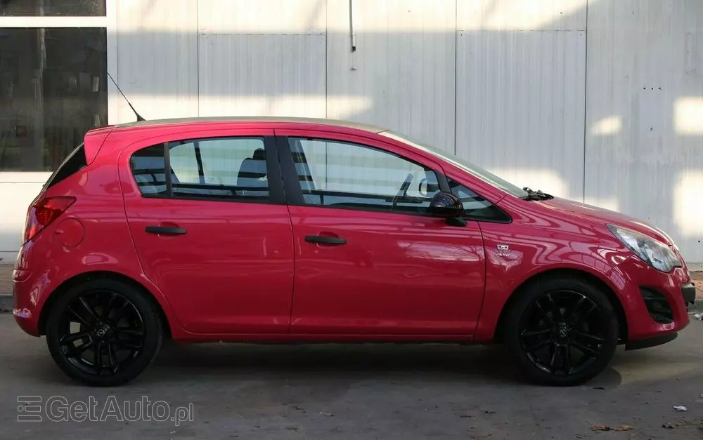 OPEL Corsa 1.4 16V Color Edition