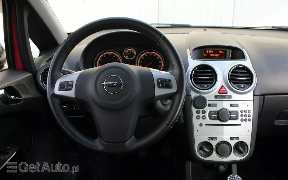 OPEL Corsa 1.4 16V Color Edition