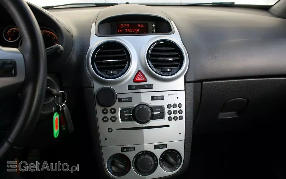 OPEL Corsa 1.4 16V Color Edition