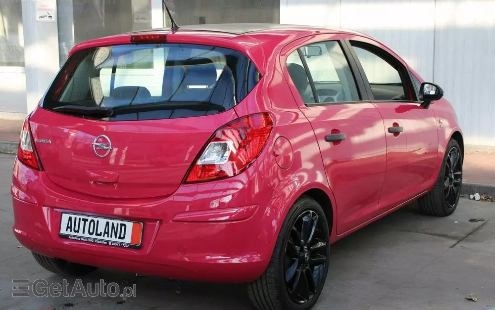 OPEL Corsa 1.4 16V Color Edition