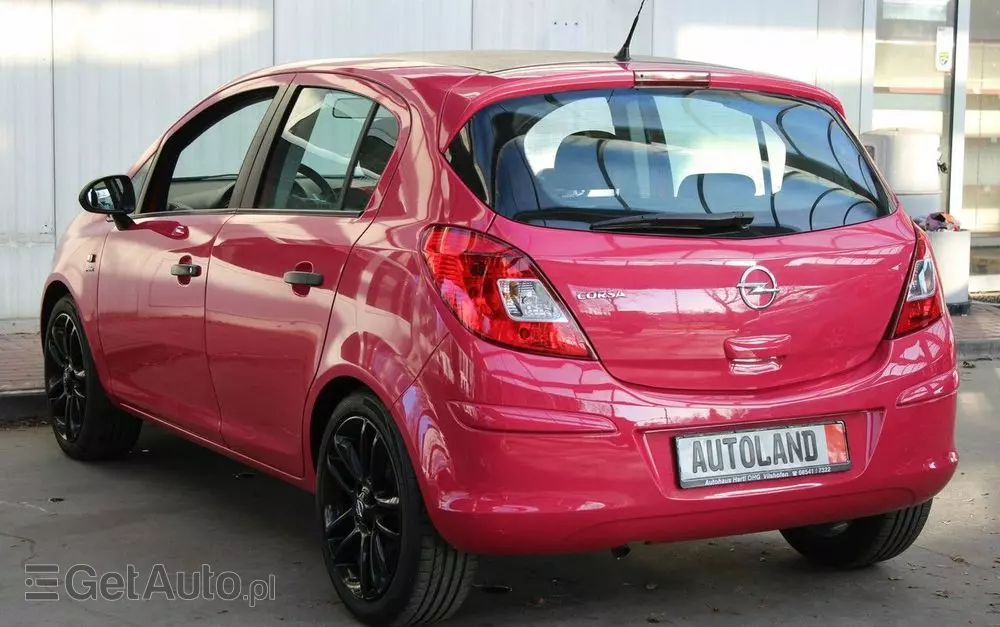 OPEL Corsa 1.4 16V Color Edition
