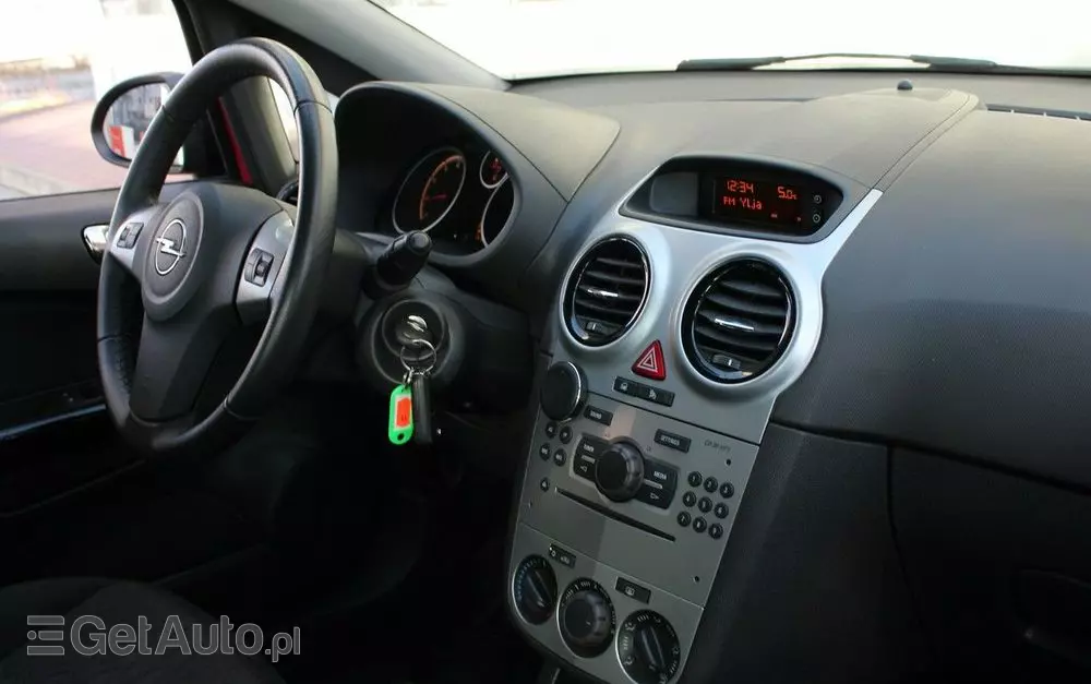 OPEL Corsa 1.4 16V Color Edition