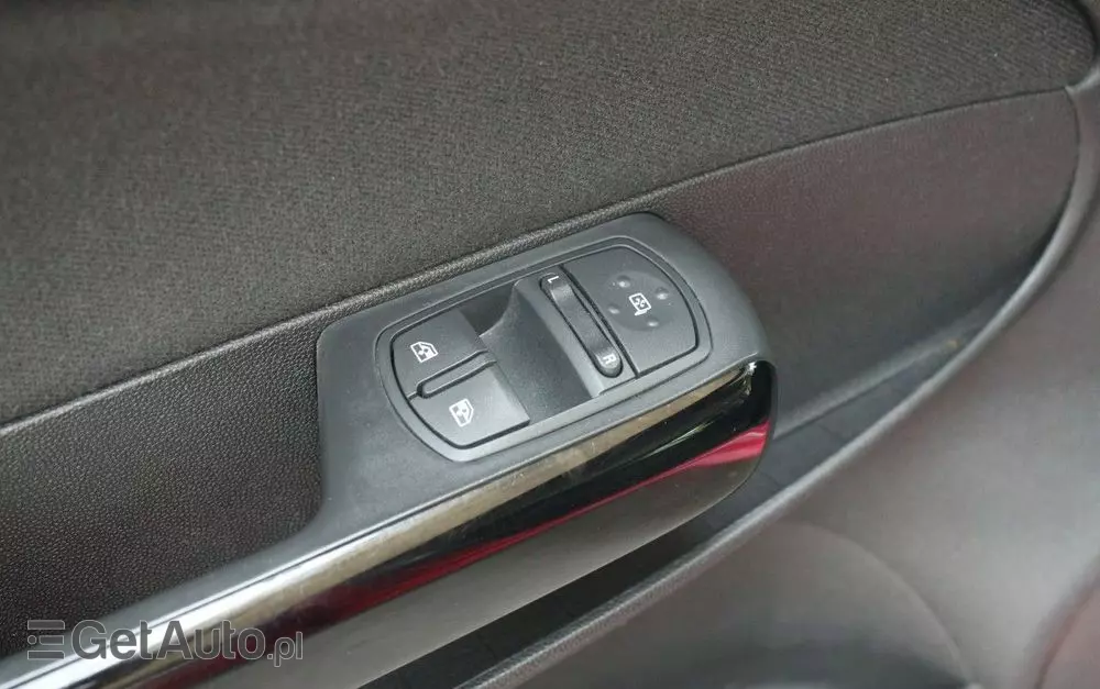 OPEL Corsa 1.4 16V Color Edition