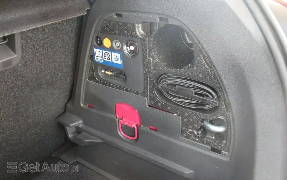 OPEL Corsa 1.4 16V Color Edition