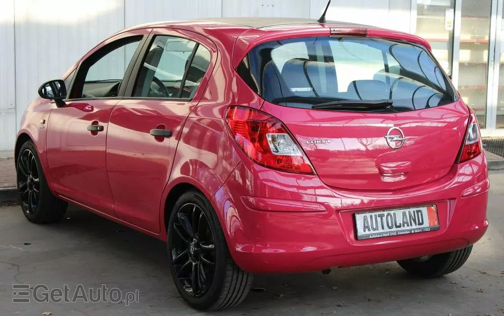 OPEL Corsa 1.4 16V Color Edition