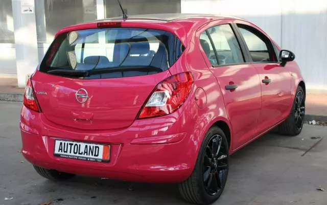 OPEL Corsa 1.4 16V Color Edition