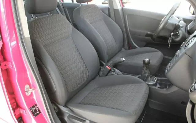 OPEL Corsa 1.4 16V Color Edition