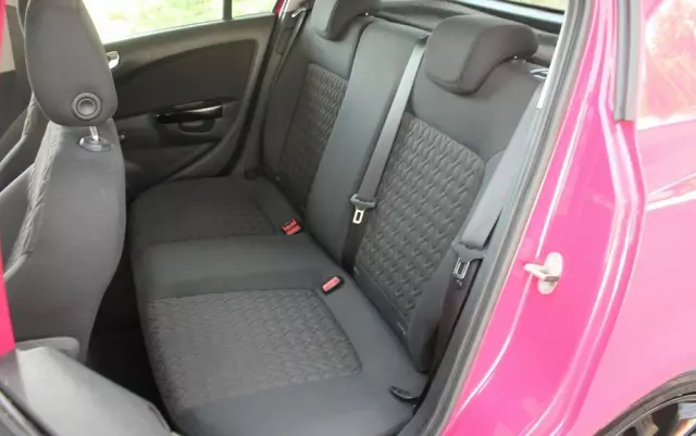 OPEL Corsa 1.4 16V Color Edition