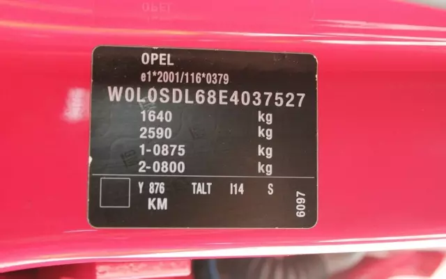 OPEL Corsa 1.4 16V Color Edition