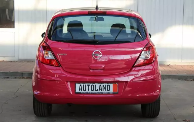 OPEL Corsa 1.4 16V Color Edition