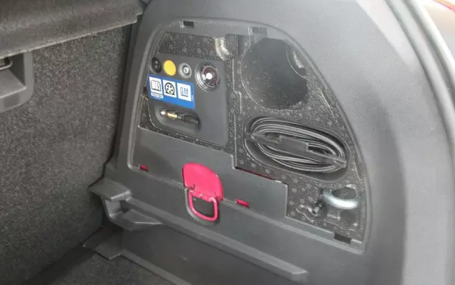 OPEL Corsa 1.4 16V Color Edition