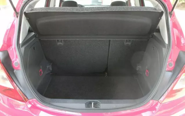 OPEL Corsa 1.4 16V Color Edition