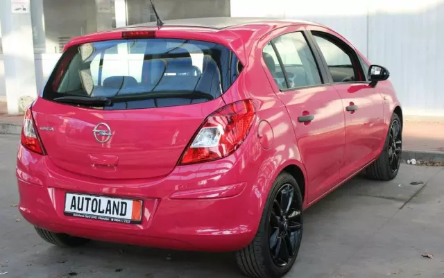 OPEL Corsa 1.4 16V Color Edition