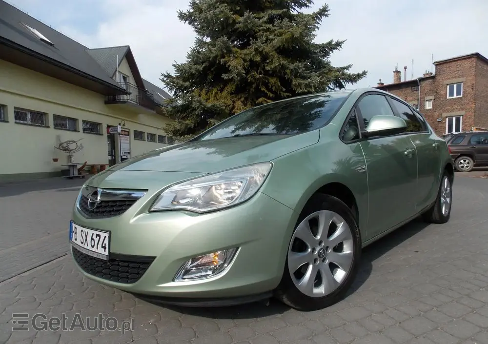 OPEL Astra 1.6 Color Edition